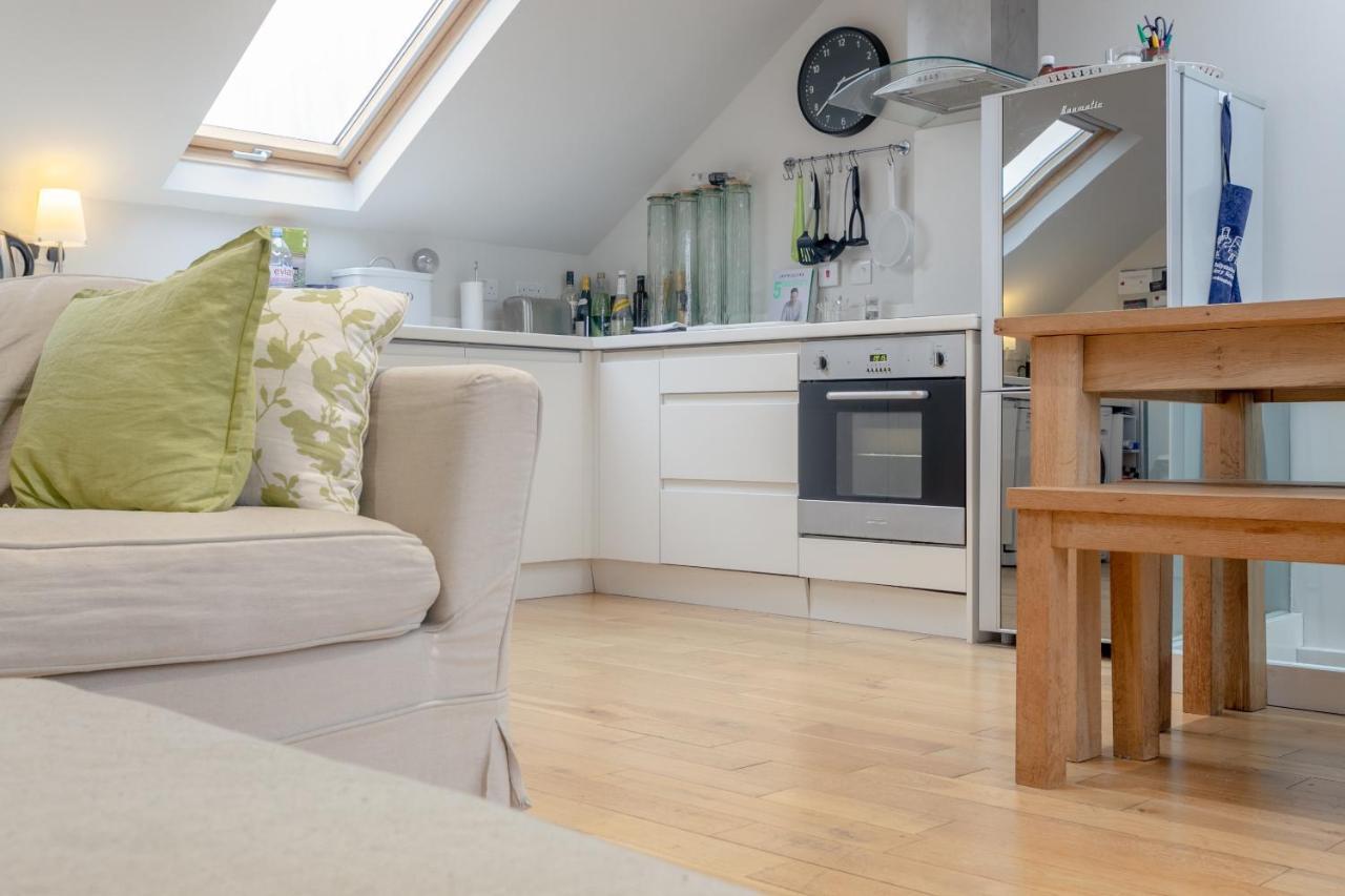 2 Bedroom Apartment Hammersmith Grove Sleeps 4 London Exterior foto